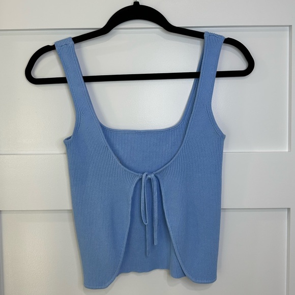 Lulu’s Blue Open Back Cropped Tank - Picture 2 of 4